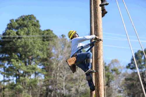 Holmes Community College will hold an Electrical Lineman Program information meeting for those interested in being a part of the Fall 2018 cohort on Tuesday, April 17, at 5 p.m. in the Science and Mathematics Building Auditorium on the Goodman Campus.